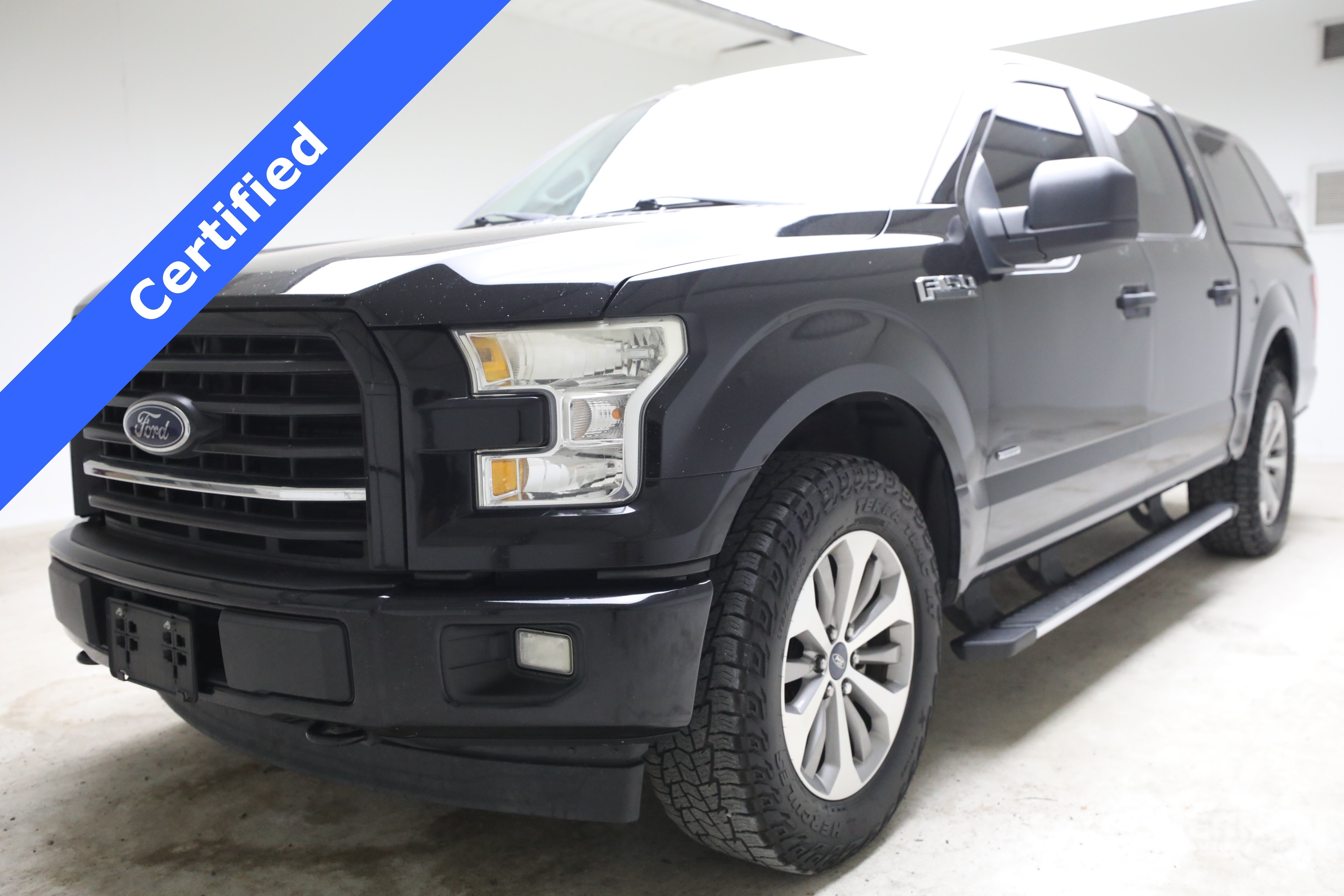Used 2017 Shadow Black Ford Y image 1