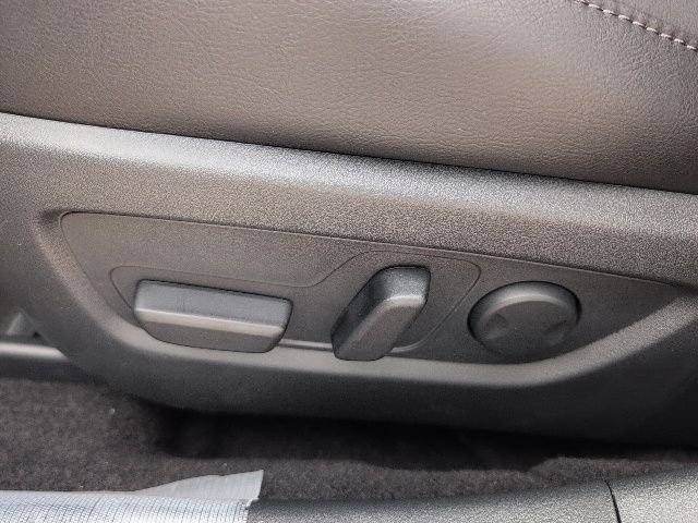 Used 2026 White/off-white Mazda 2.5 Turbo image 15