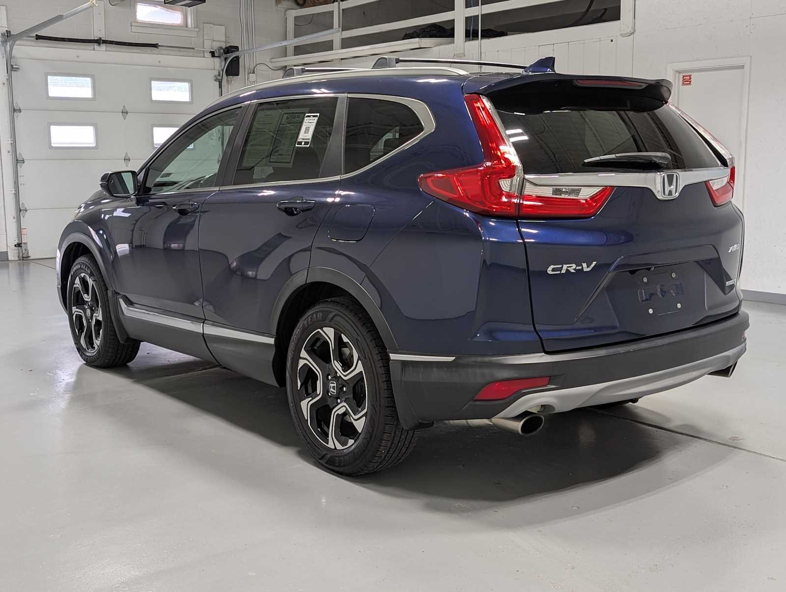 Used 2018 Obsidian Blue Pearl Honda Touring image 10