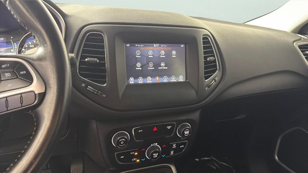 Used 2020 Silver Jeep Latitude FWD image 22