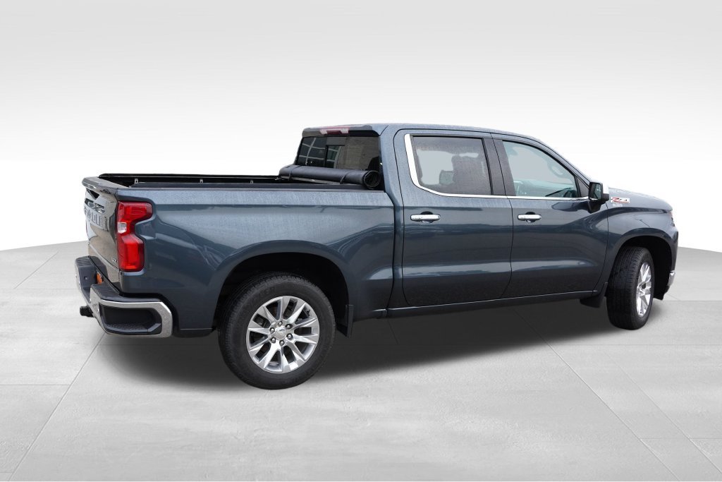 Used 2019 SHADOW GRAY METALLIC Chevrolet LTZ image 5