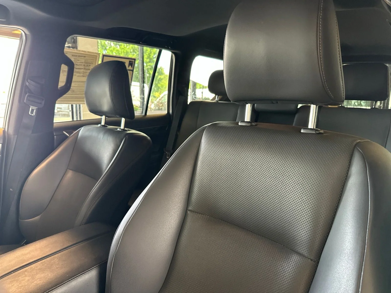 Used 2022  Lexus 460 image 8