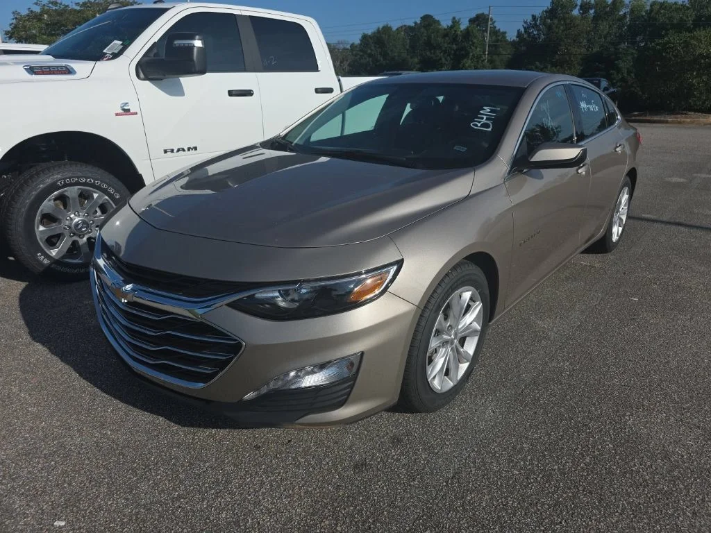 1G1ZD5ST2SF138387