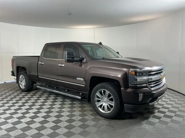 Used 2016 Autumn Bronze Chevrolet High Country image 3