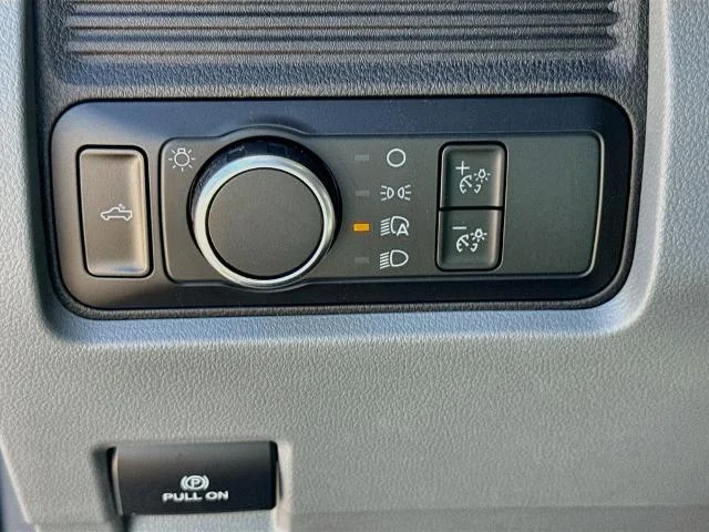 New 2026 Oxford White Ford F-250® XL image 39