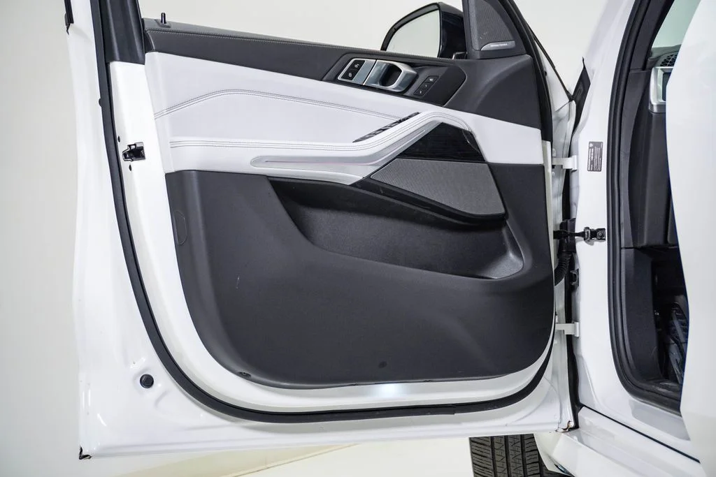 Used 2024 Alpine White BMW xDrive40i image 26