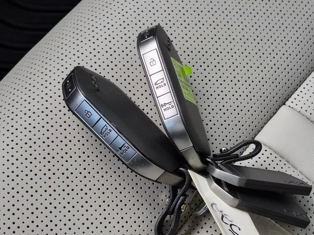 Used 2026 Glacial White Pearl Kia EX image 35