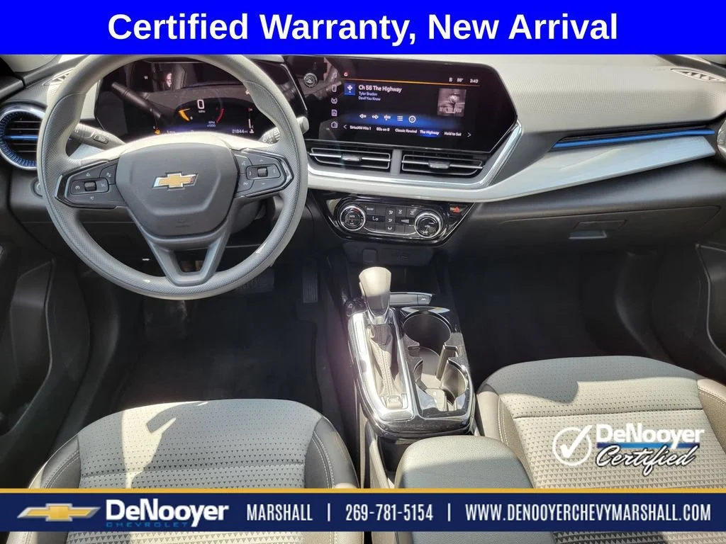 Used 2025 Mosaic Black Metallic Chevrolet LT image 23
