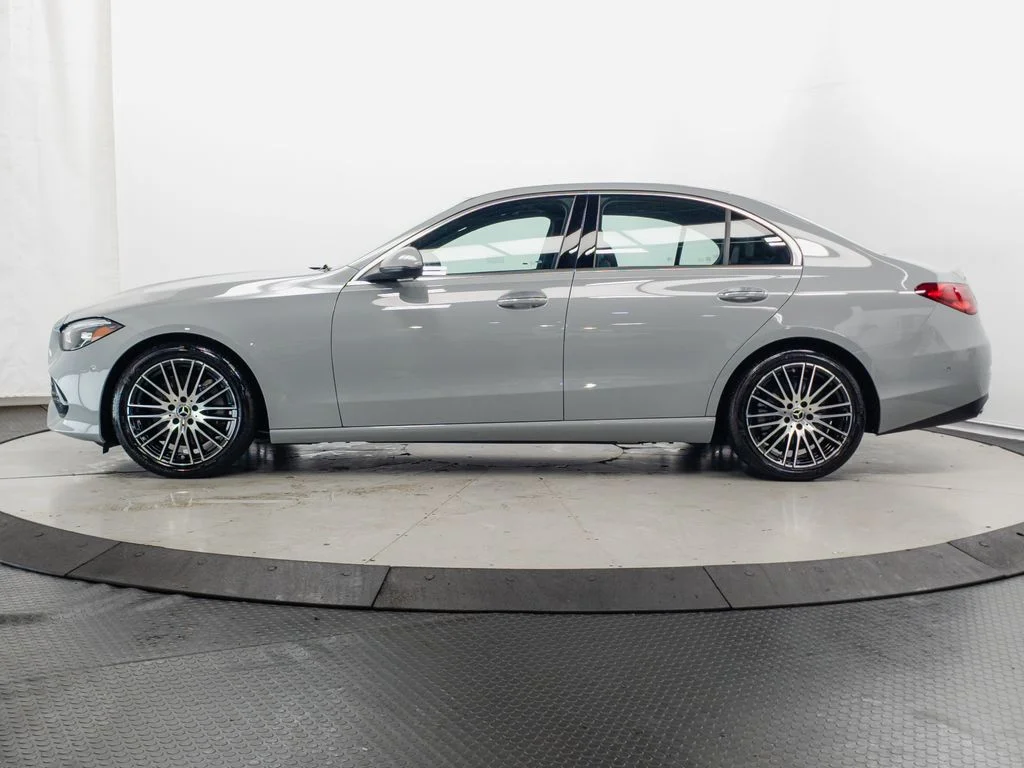 Used 2026  Mercedes-Benz C 300 image 4
