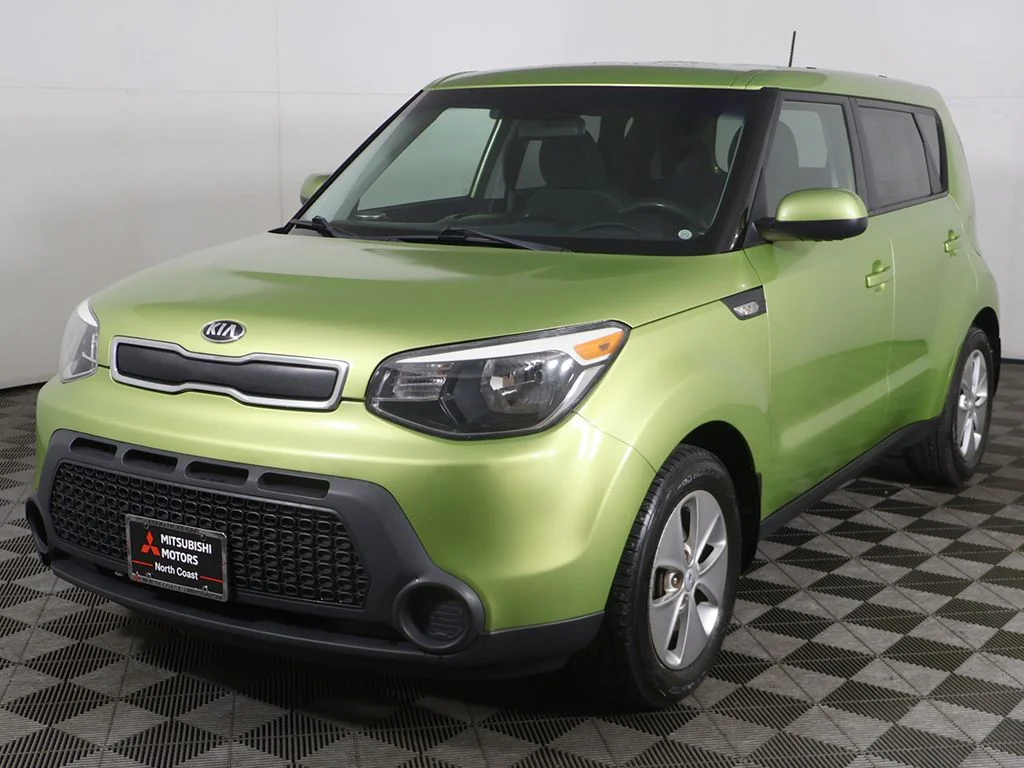 Used 2014 Green Kia Base image 3