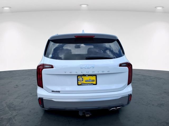 Used 2025 White Kia S image 10