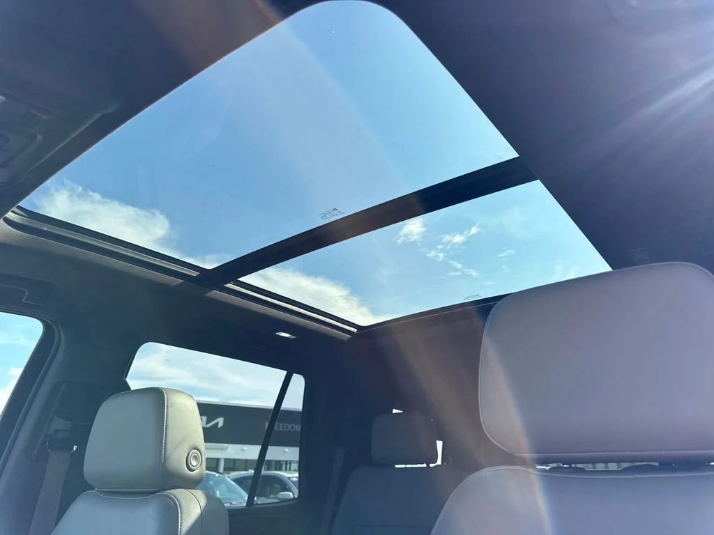 Used 2022 Summit White Chevrolet LT image 33