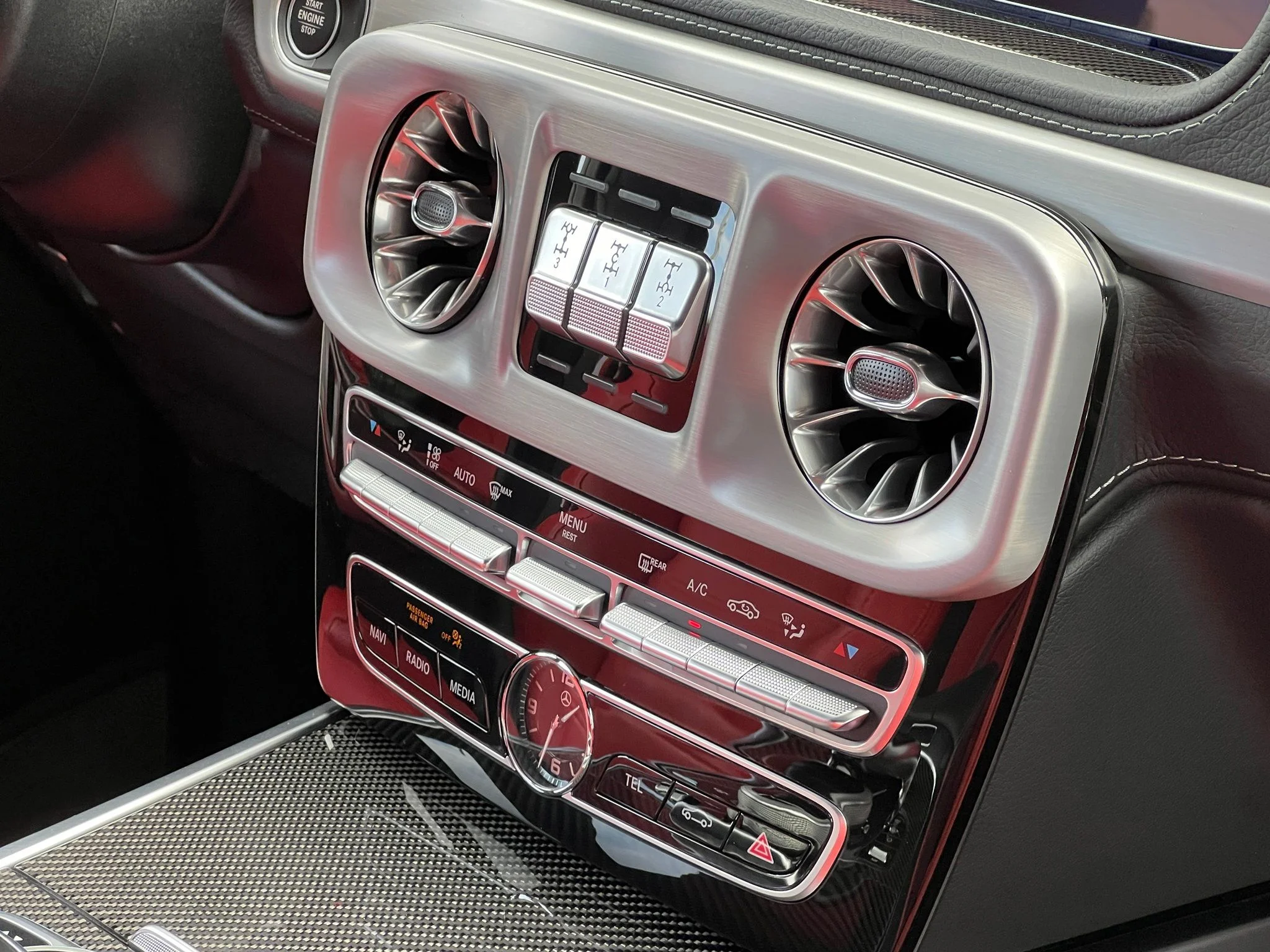 Used 2023  Mercedes-Benz G 550 image 47