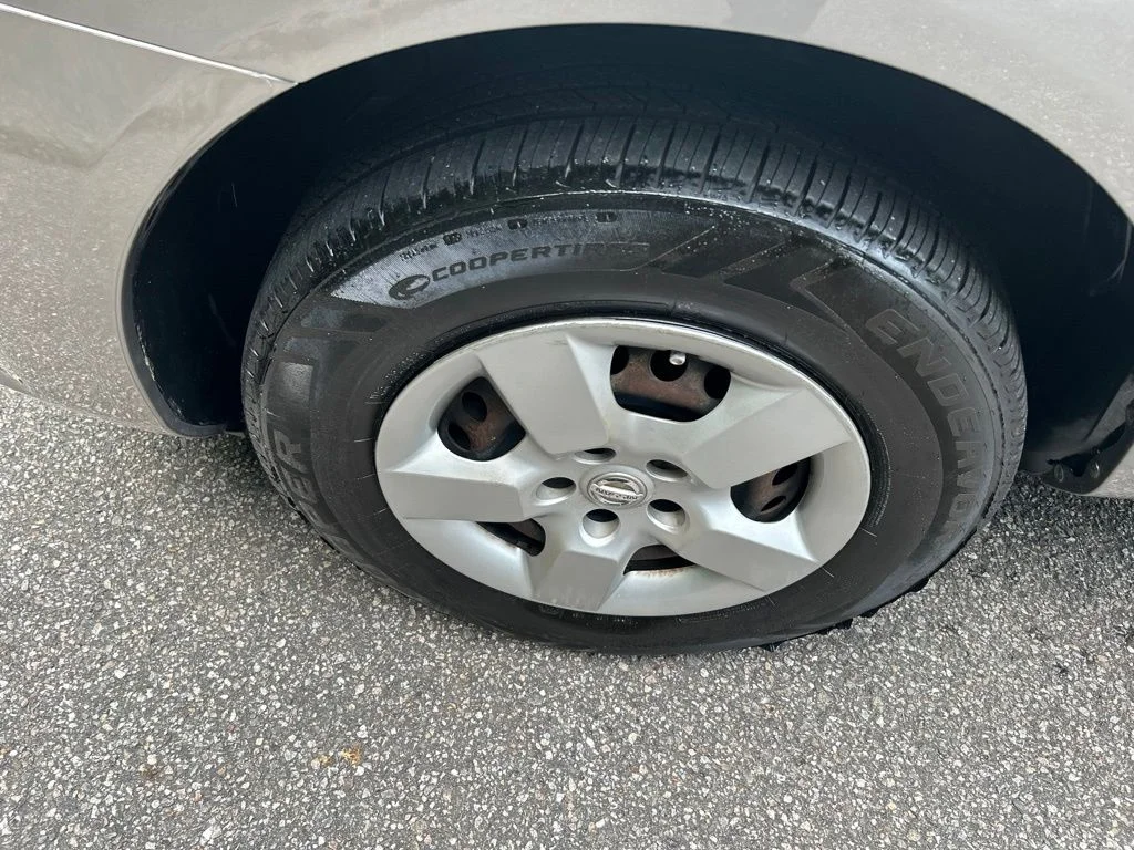 Used 2015 Gray Nissan S image 11