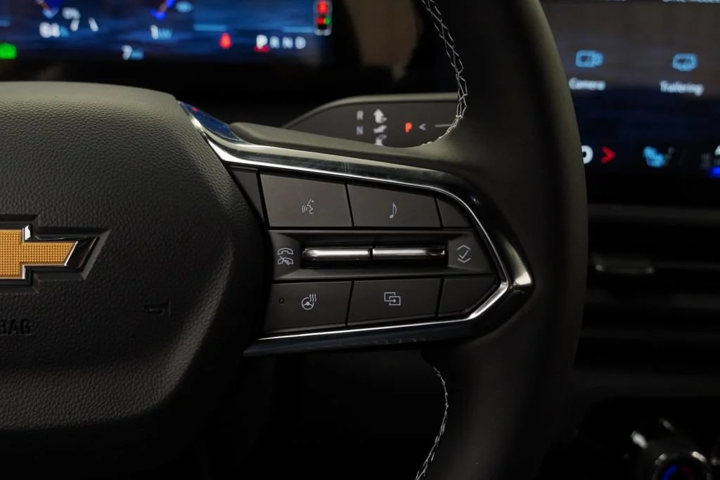 New 2026 Black Chevrolet LT - Extended Range image 19