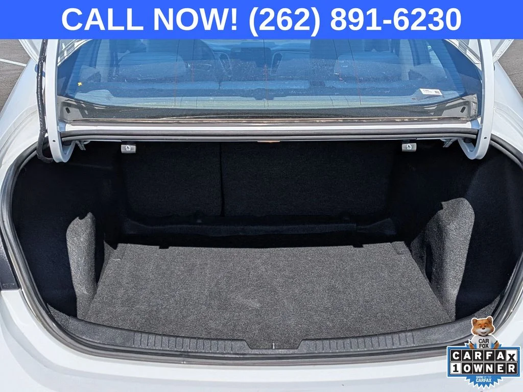 Used 2024 White Chevrolet LT image 26