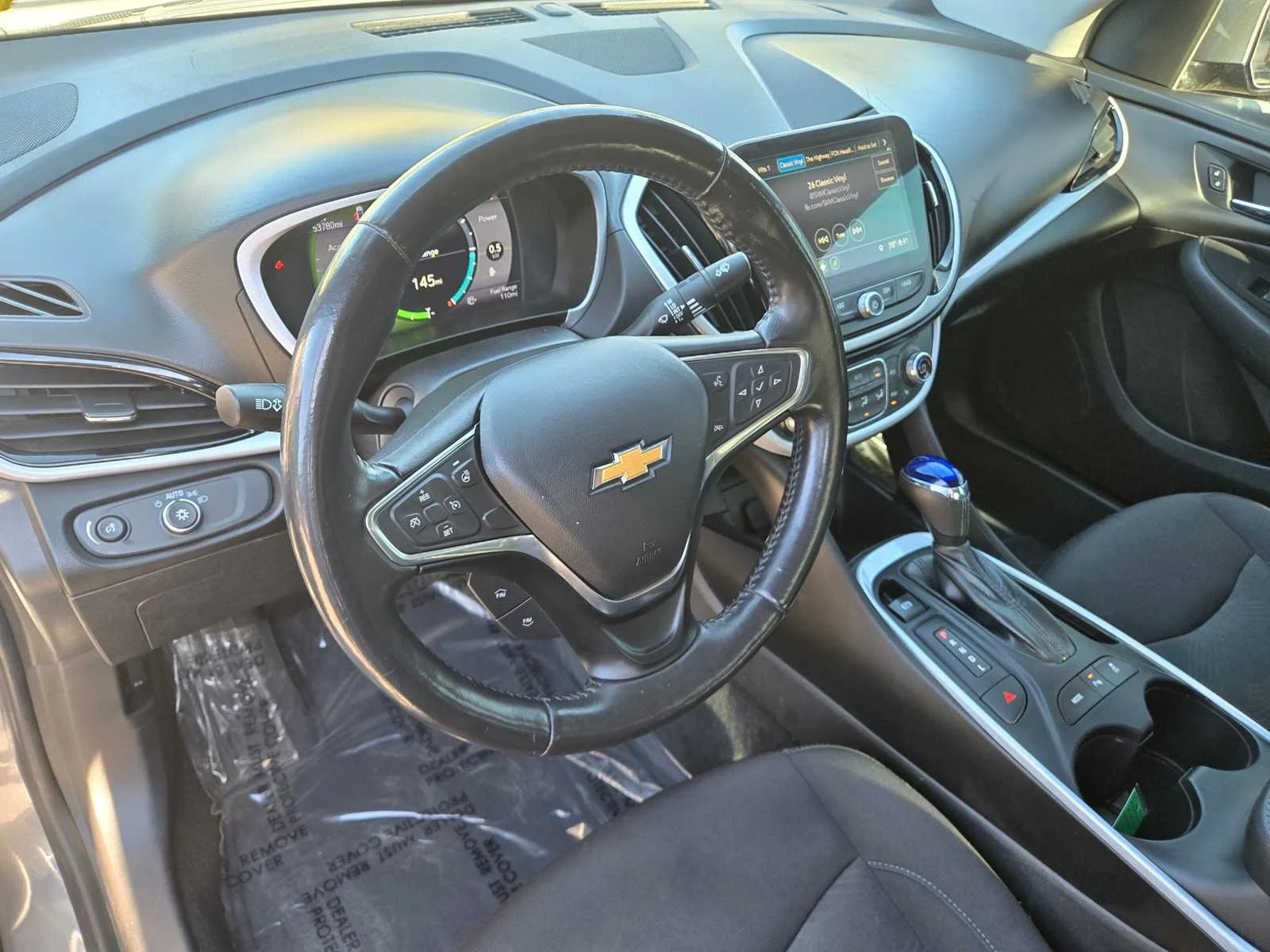 2019 Chevrolet Volt LT - Photo 11