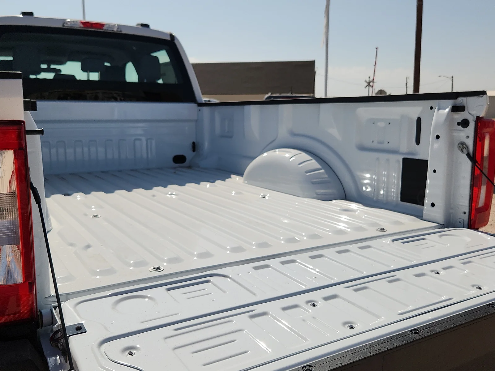 New 2027 Oxford White Ford XL image 12