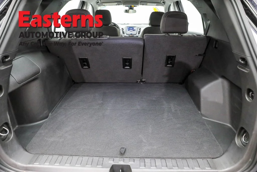 Used 2022 Black Chevrolet LS image 9