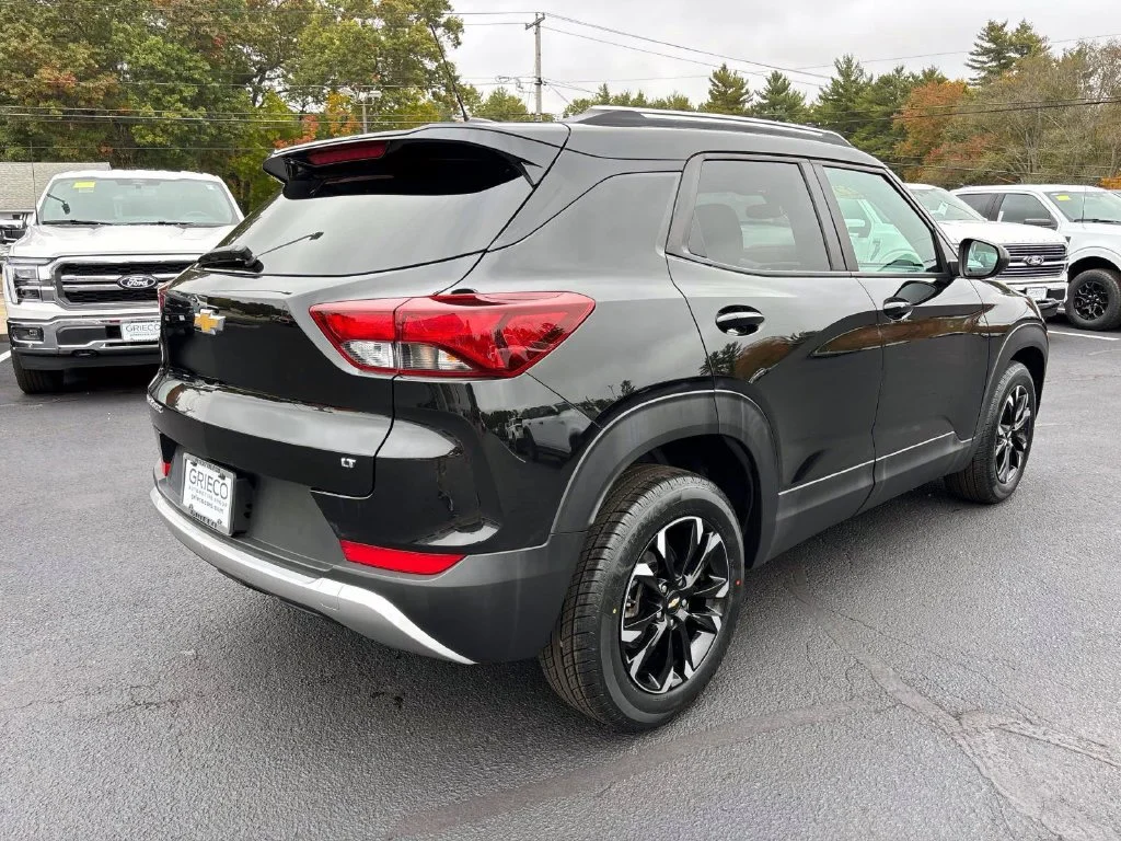 Used 2022 Black Metallic Chevrolet LT image 3