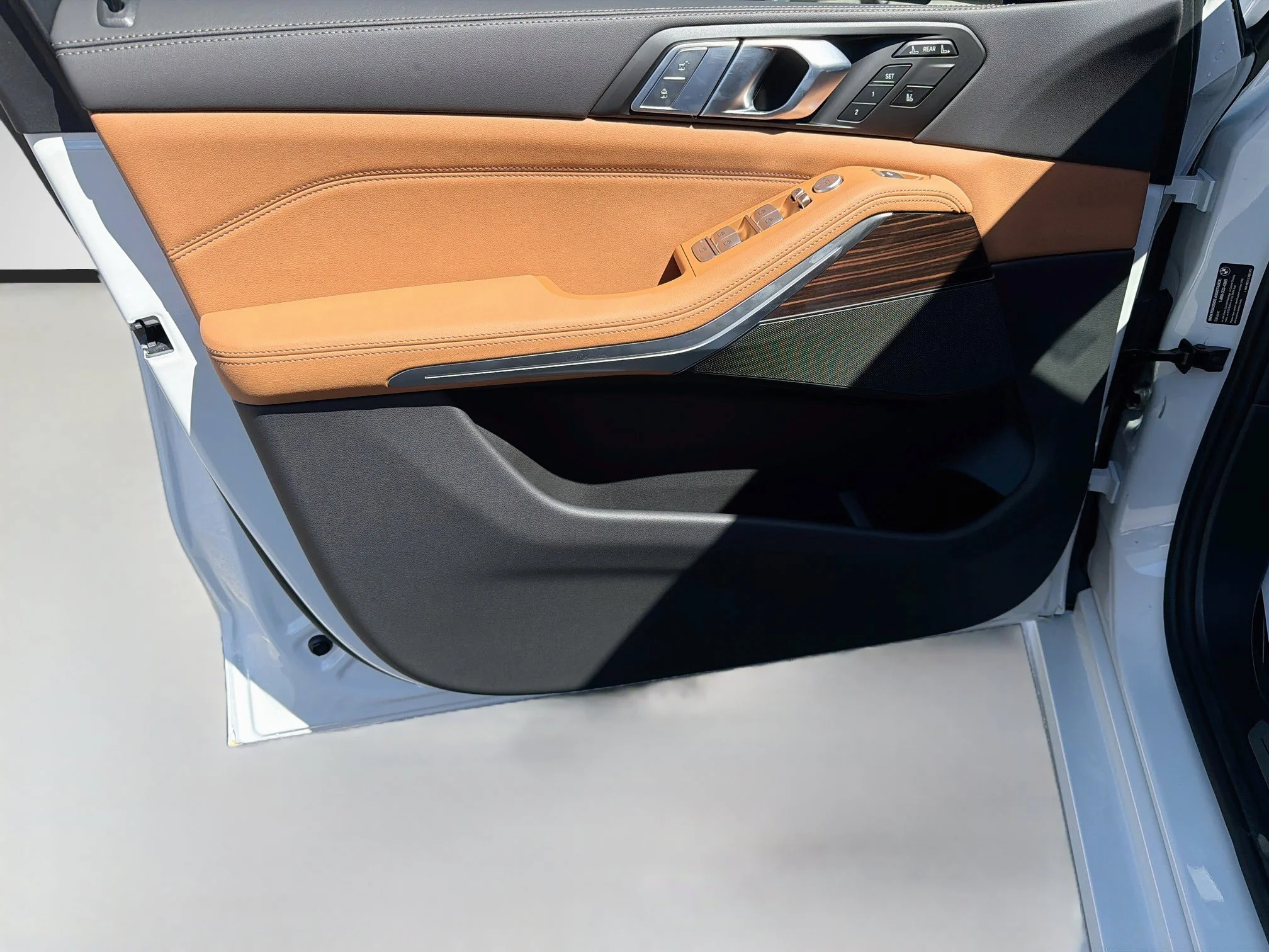 New 2027 Alpine White BMW xDrive40i image 24
