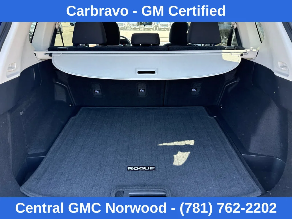 Used 2023 Caspian Blue Nissan S image 11