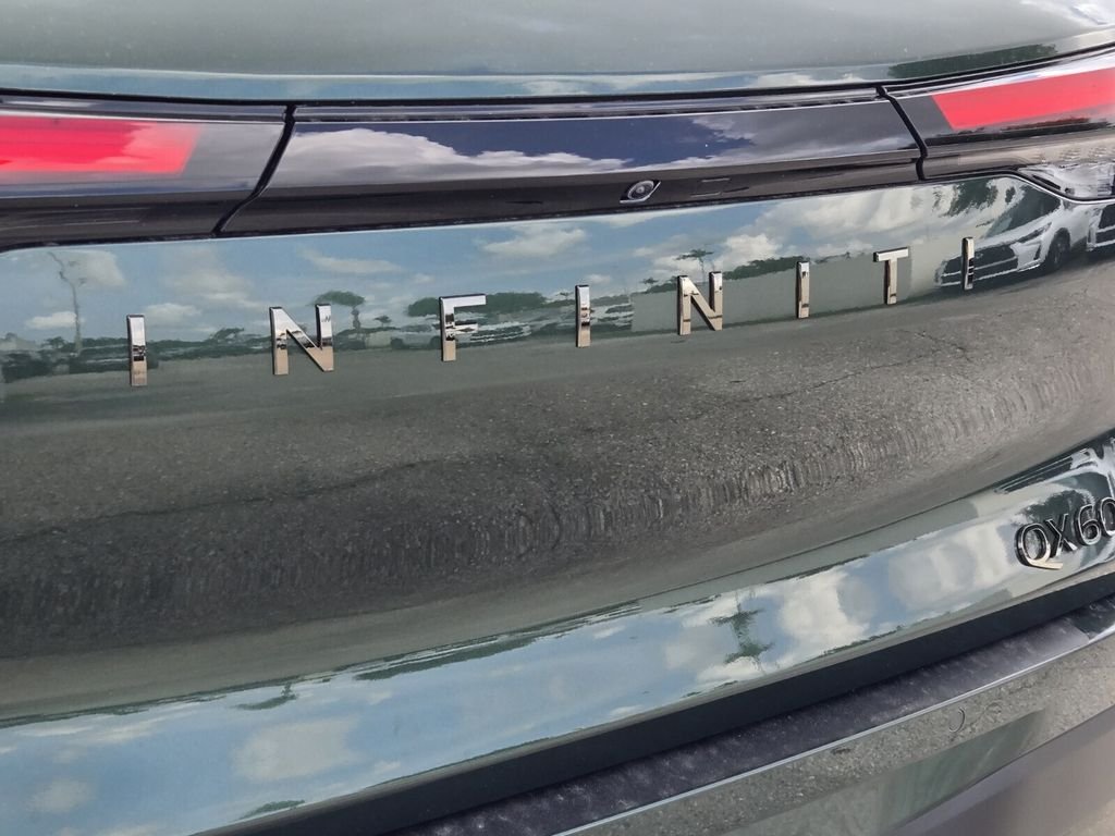 New 2027 2T DEEP EMRLD INFINITI Autograph AWD image 10