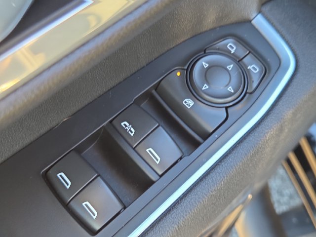 Used 2026 Onyx Black GMC Elevation image 22