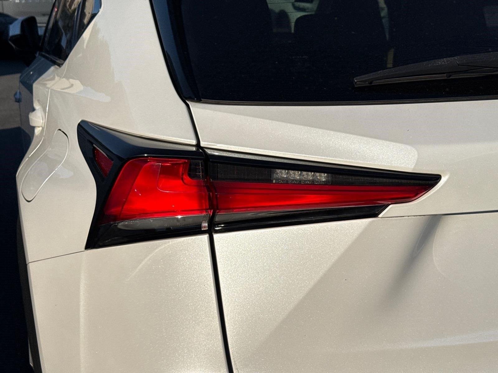 Used 2018 Eminent White Pearl Lexus Base image 11