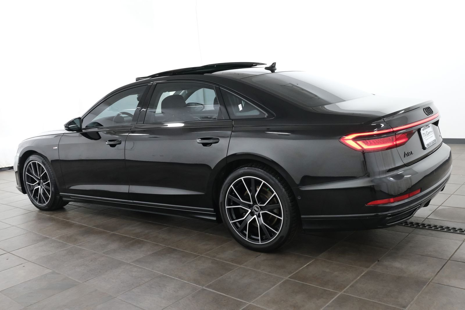Used 2021 Black Metallic Audi 4.0 image 4
