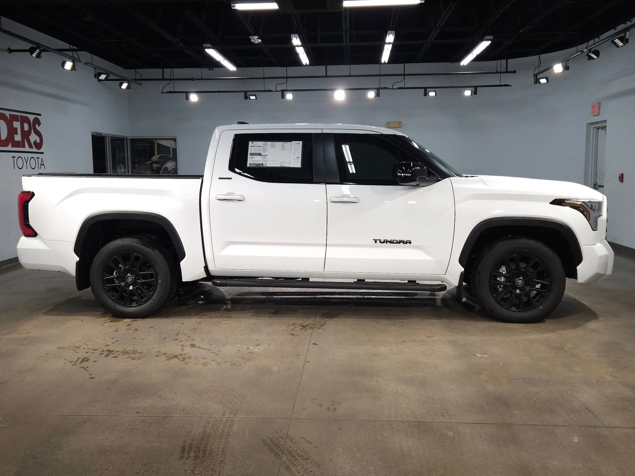 2026 Toyota Tundra Limited - Photo 8