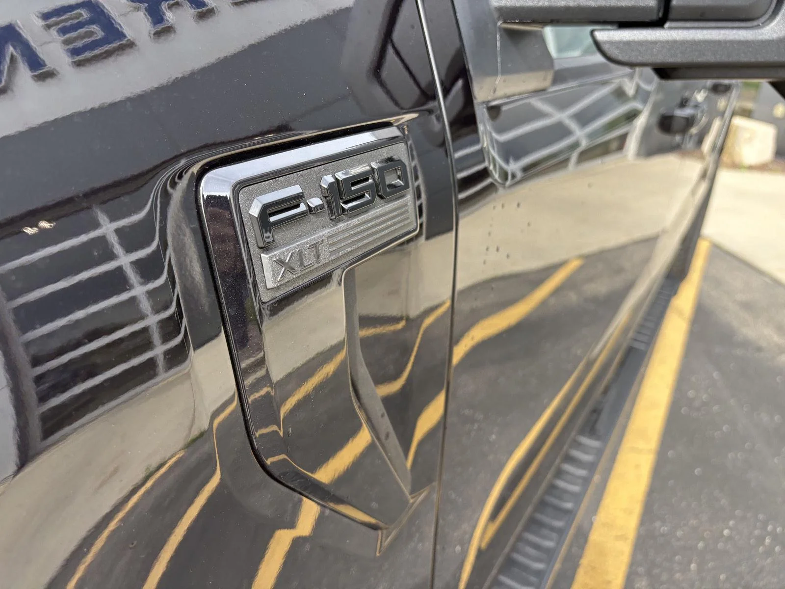 New 2026 Agate Black Ford XLT image 10