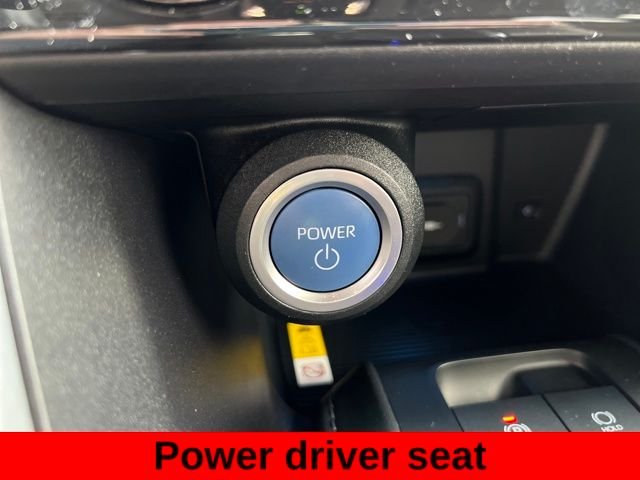 Used 2021  Toyota LE image 20
