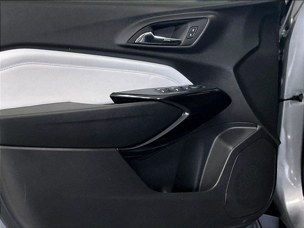 Used 2025 Gray Chevrolet LT image 9