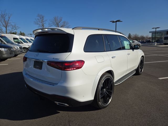 New 2026 MANUFAKTUR Moonlight White Metallic Mercedes-Benz GLS450 image 3