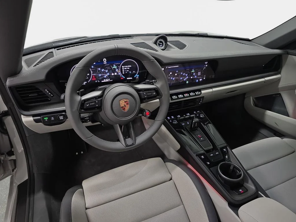 2026 Porsche 911 GTS - Photo 12