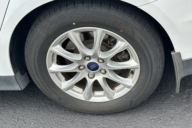 Used 2016 Oxford White Ford S image 4