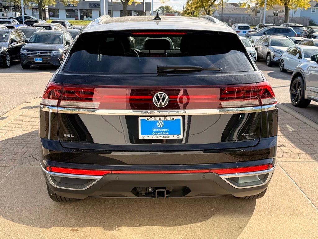 New 2026 Deep Black Pearl Volkswagen 2.0T SEL image 6