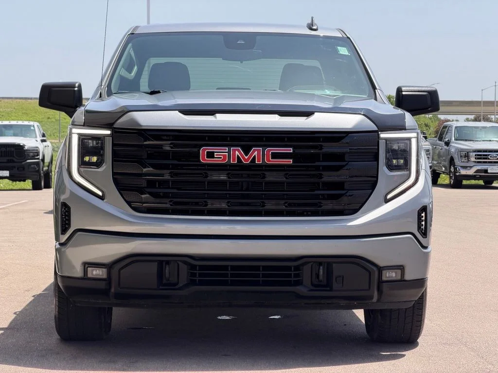 Used 2025 Gray GMC Elevation image 6