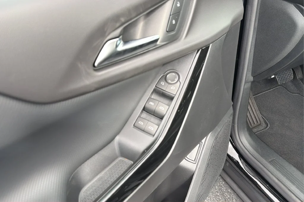 New 2027 Mosaic Black Metallic Chevrolet LT image 16