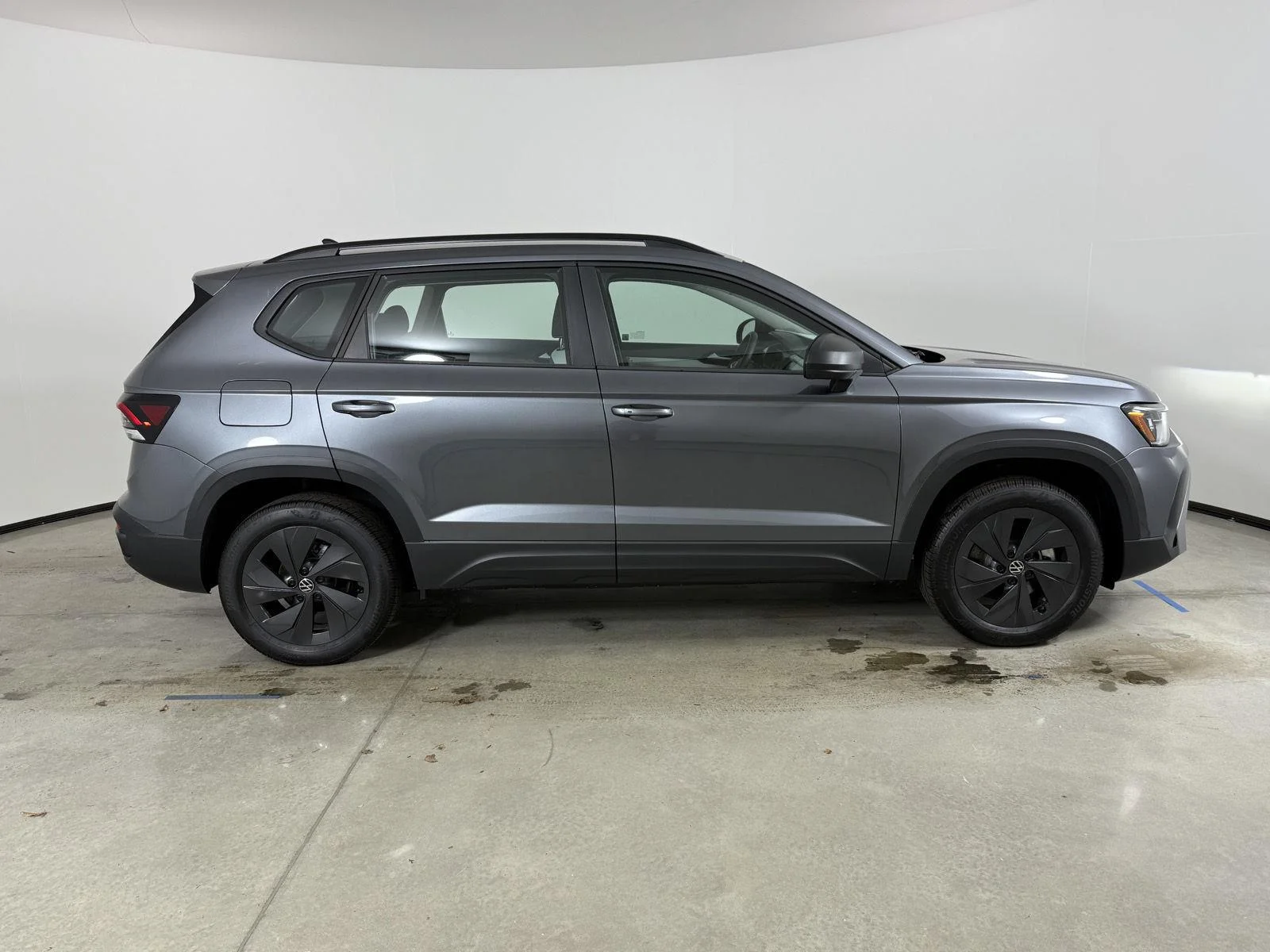 New 2027 Platinum Gray Metallic Volkswagen S image 4