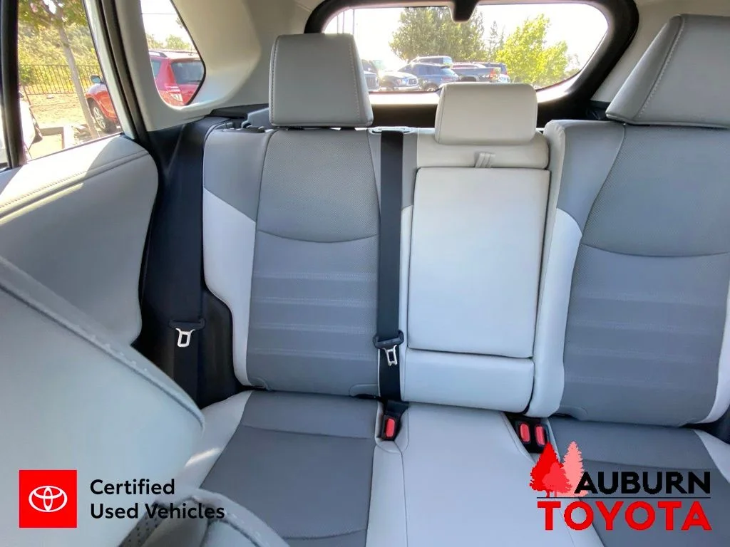Certified Used 2025 Wind Chill Pearl Toyota Limited image 21