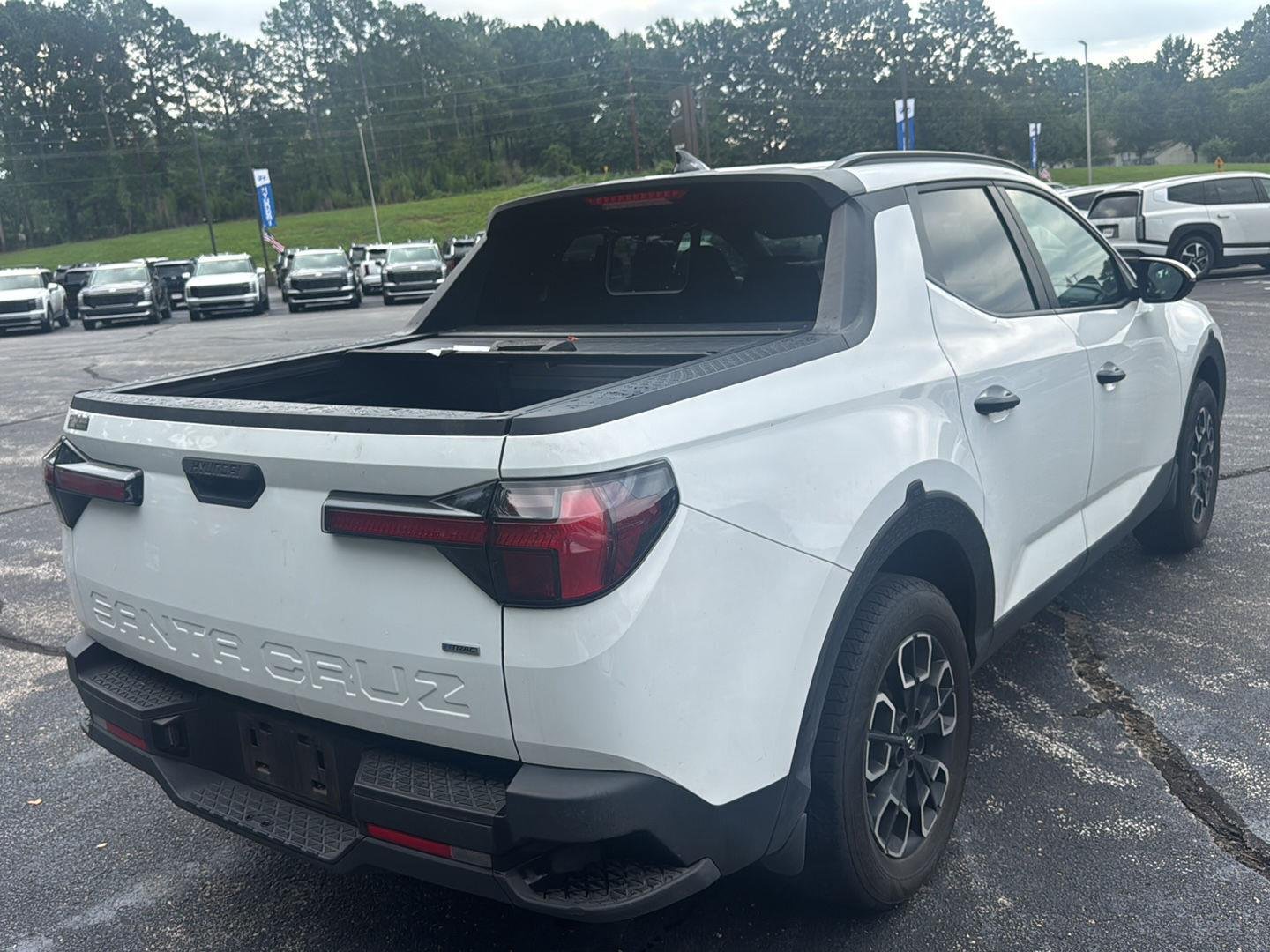 Used 2023 Atlas White Hyundai SEL image 3