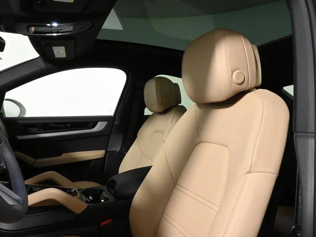 Certified Used 2026 White Porsche  image 16