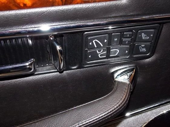 Used 1993  Jaguar Base image 7