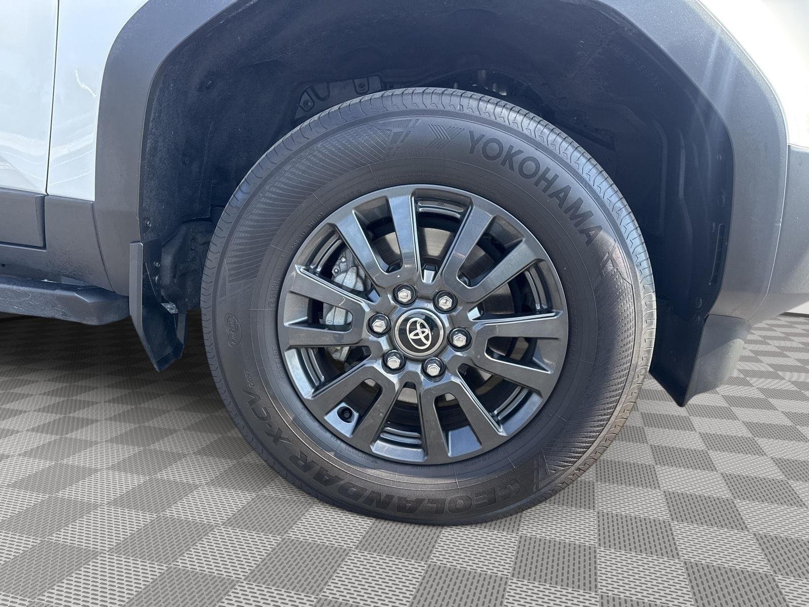 Used 2025 Ice Cap Toyota 1958 image 4