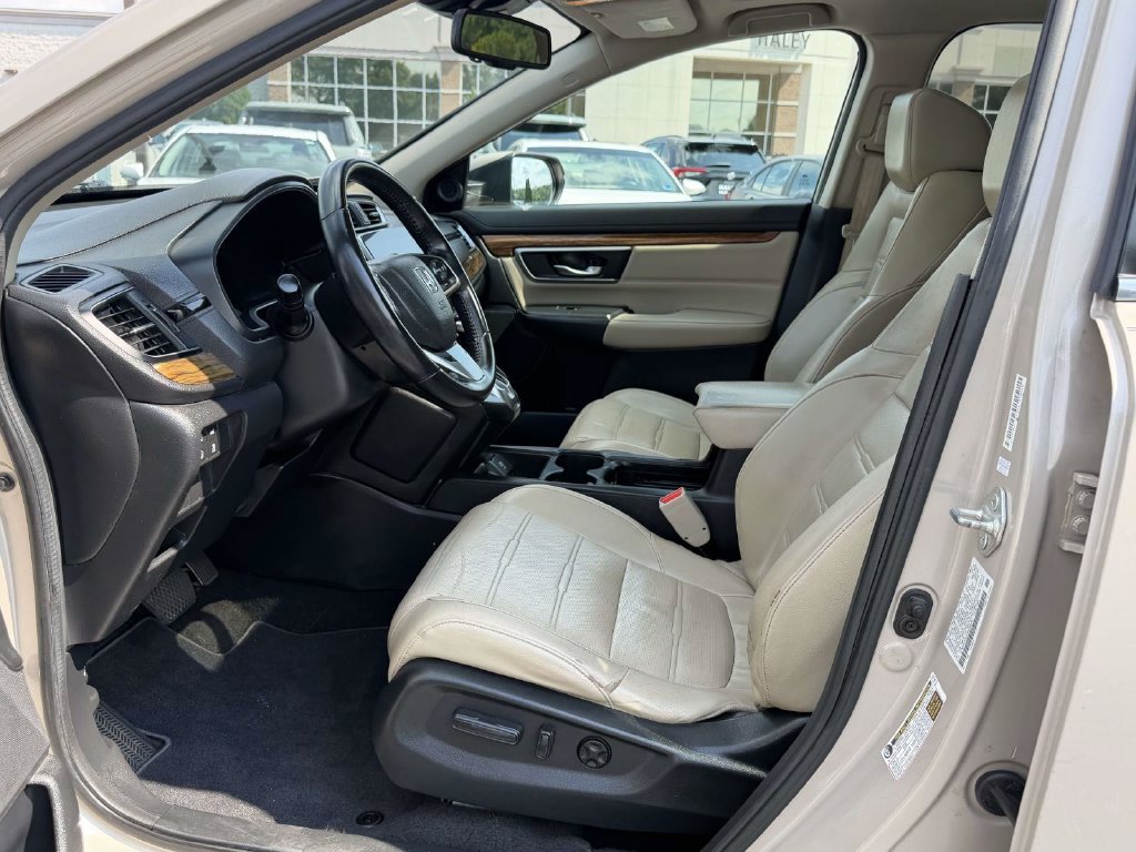 Used 2018  Honda Touring image 16