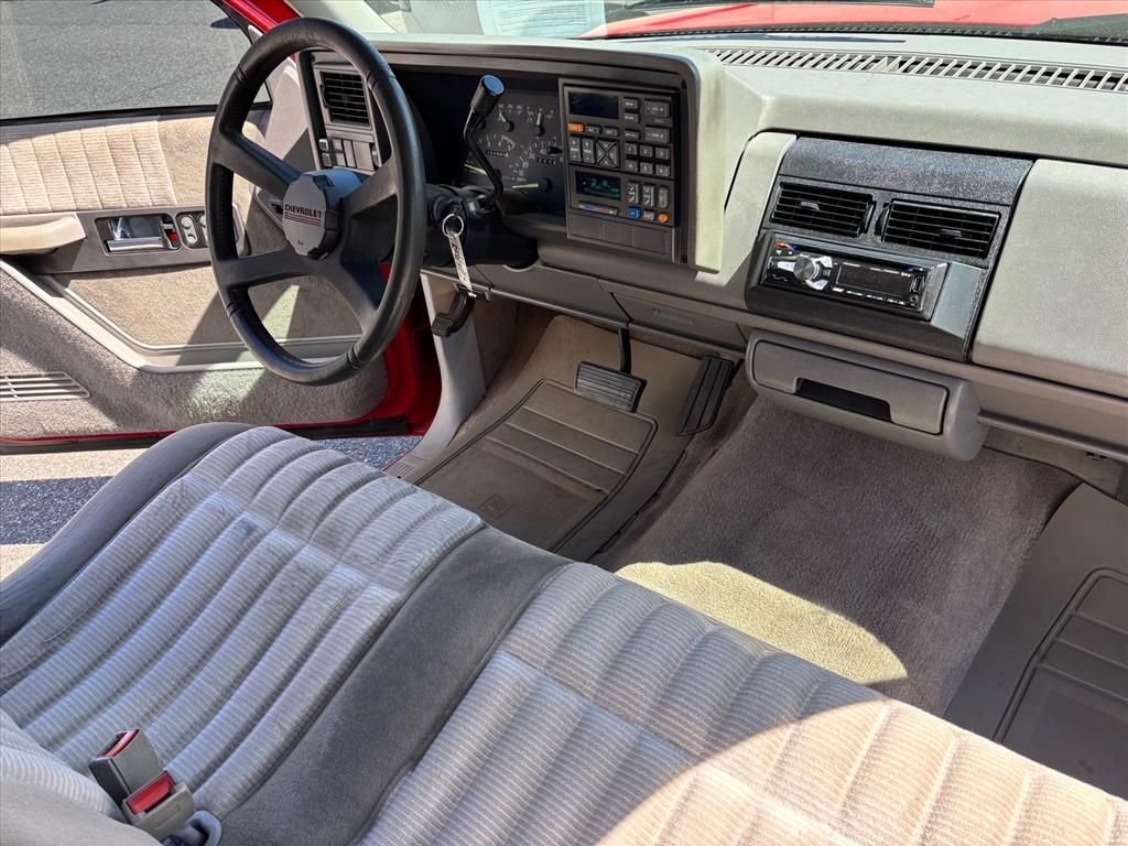 Used 1993 Red Chevrolet Base image 4