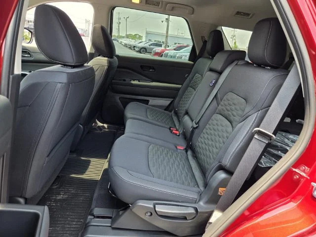 2026 Nissan Pathfinder SV - Photo 10