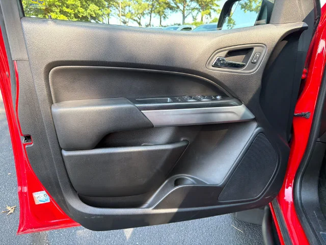 Used 2018 RED HOT Chevrolet 4WD ZR2 image 10